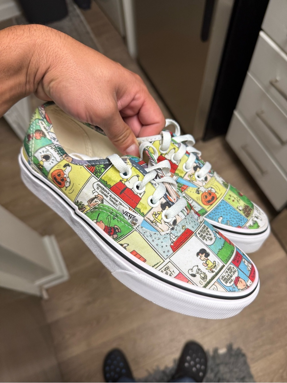 Vans x Peanuts Charlie Brown Snoopy Comic Book Men Size 6 Women's 7.5 Used